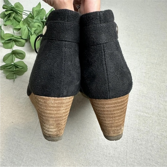 dr scholl's conquer wedge booties